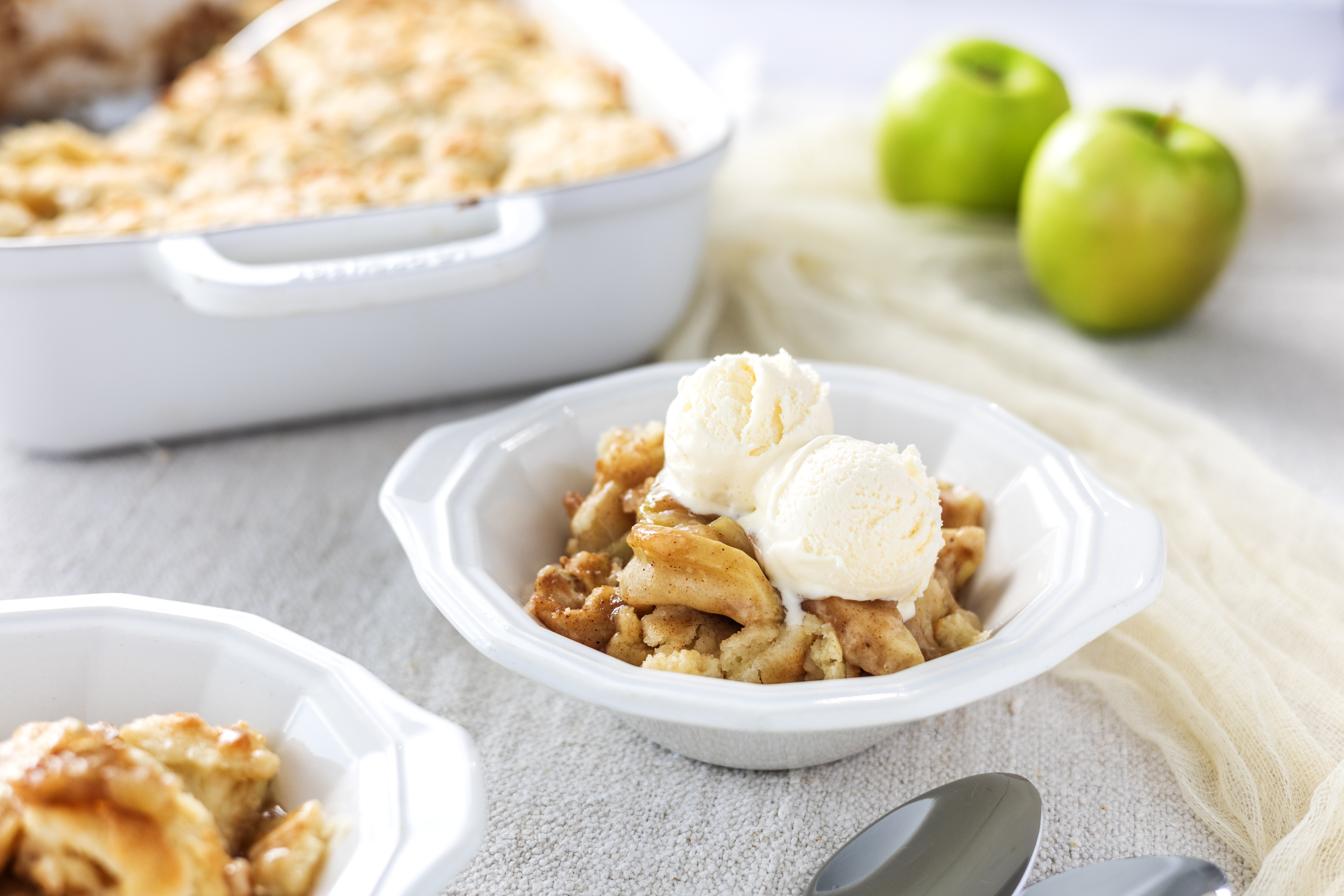 Apple Cinnamon Cobbler