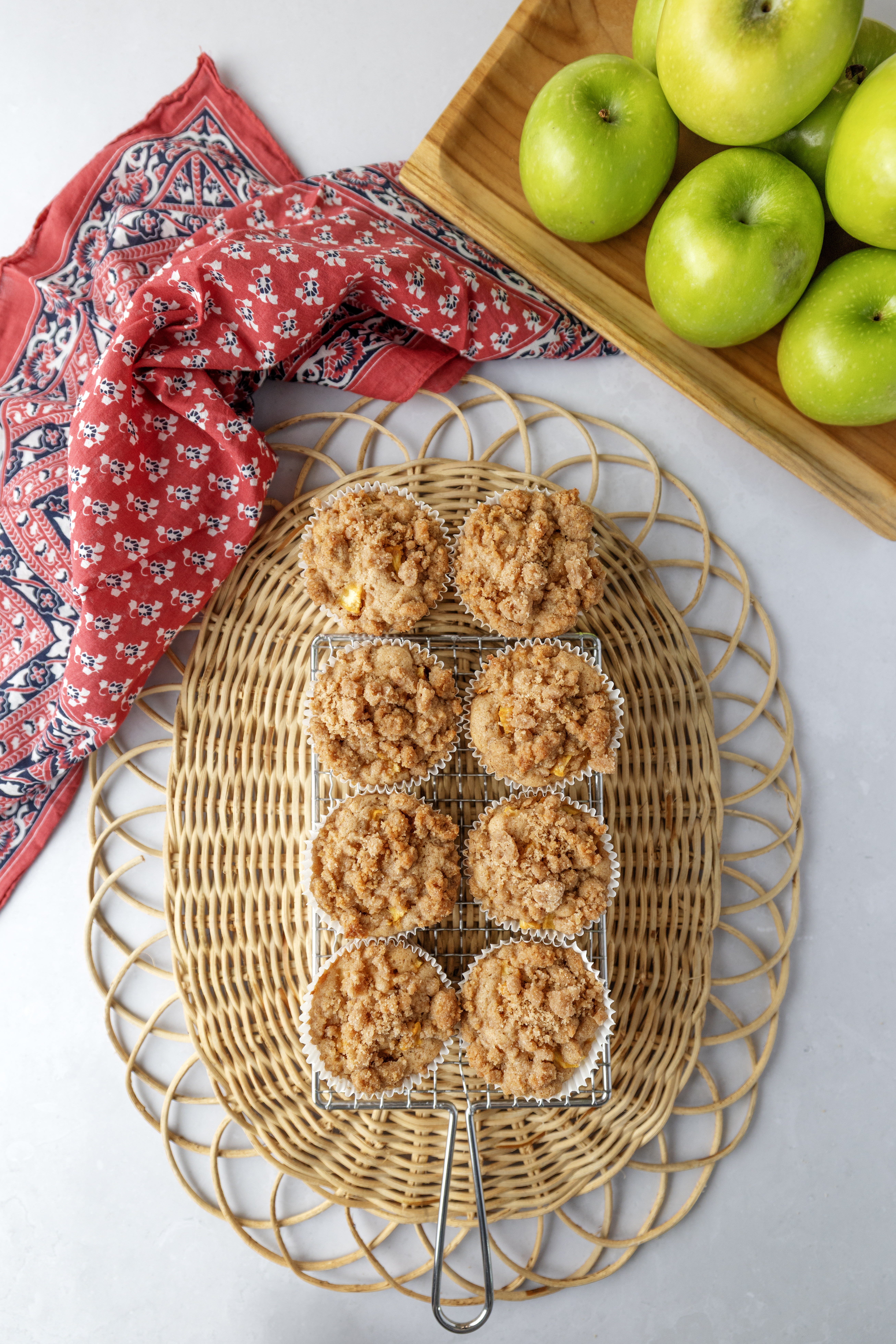Apple Cinnamon Crumb Muffins