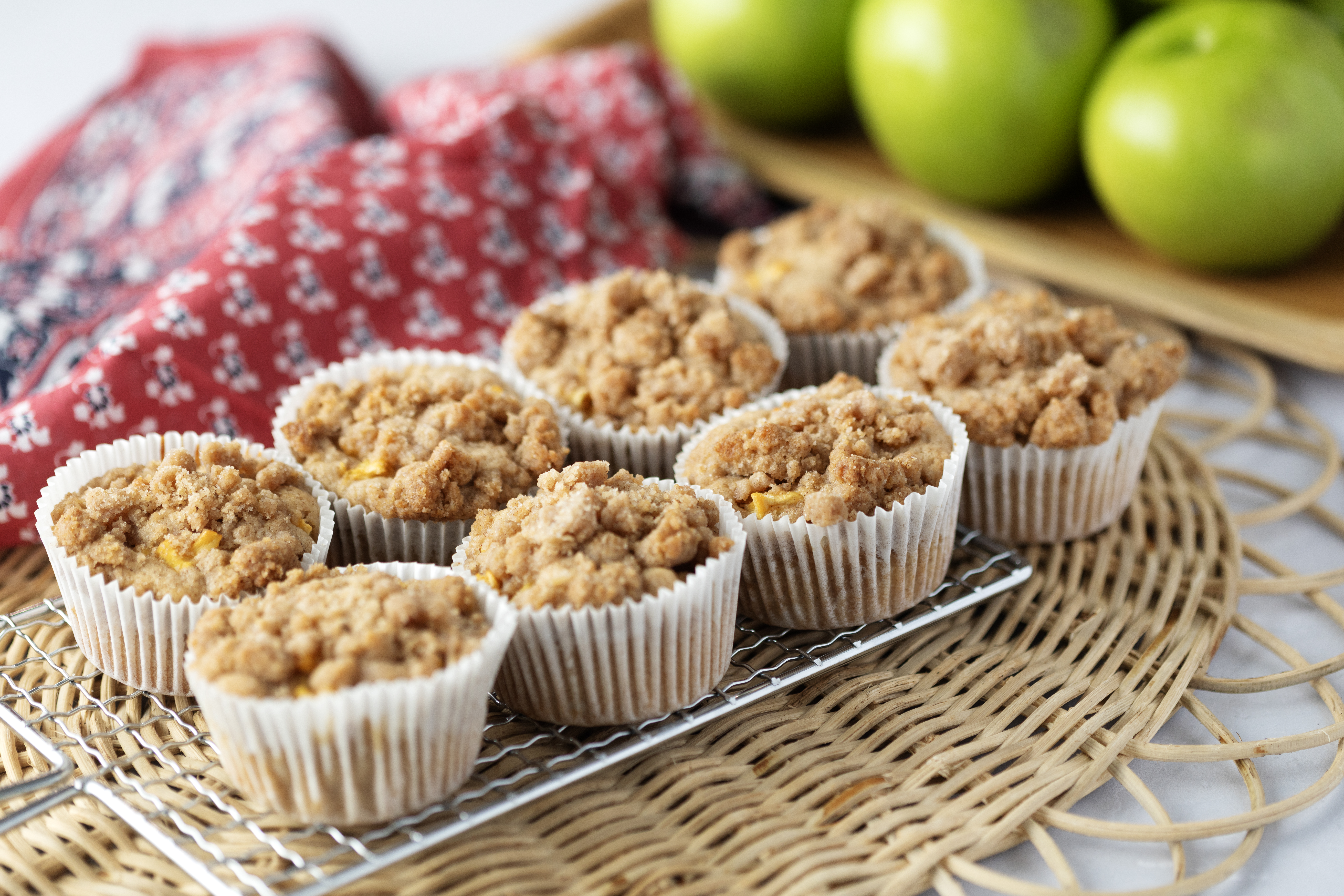 Apple Cinnamon Crumb Muffins