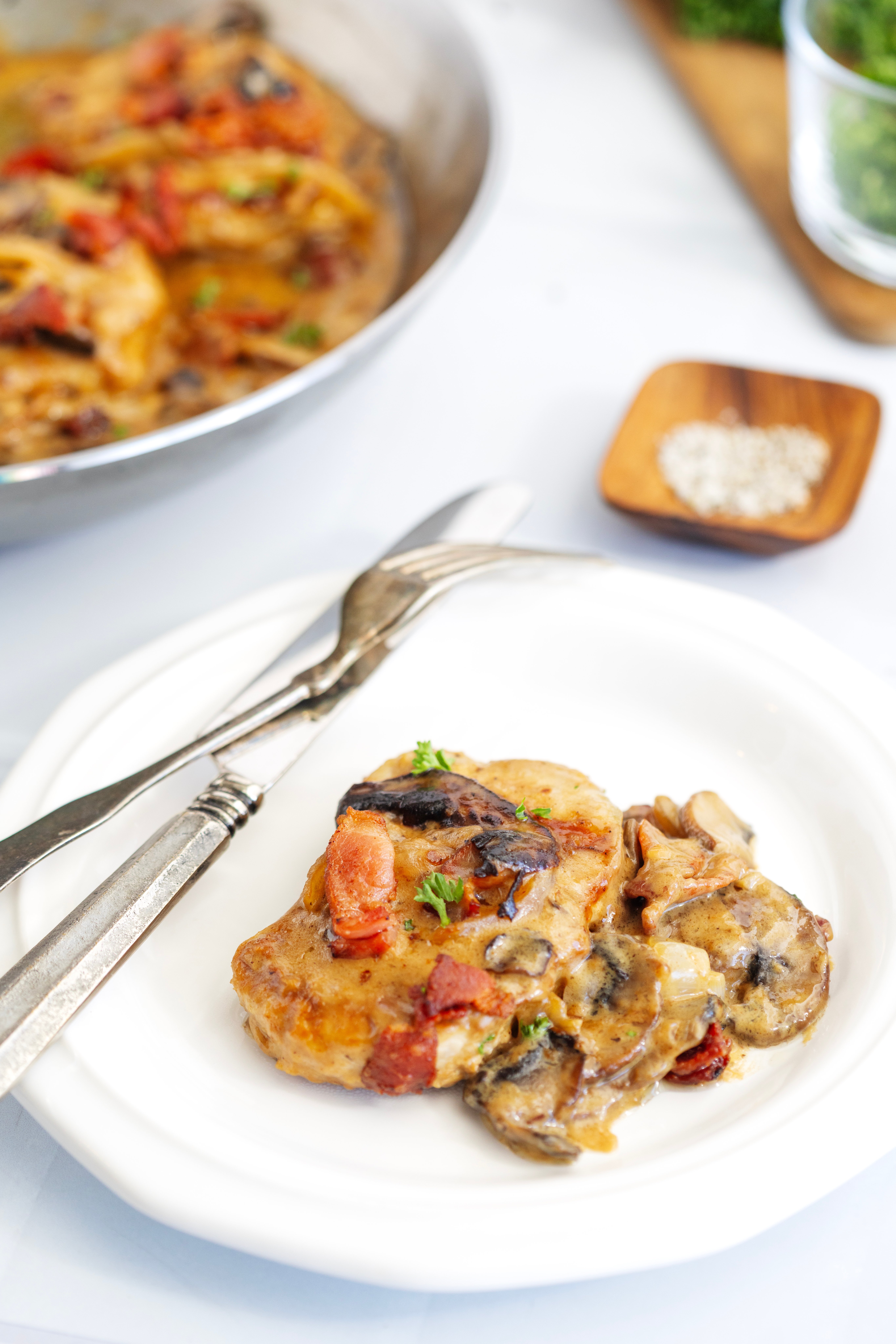 Creamy Garlic Pork Chops