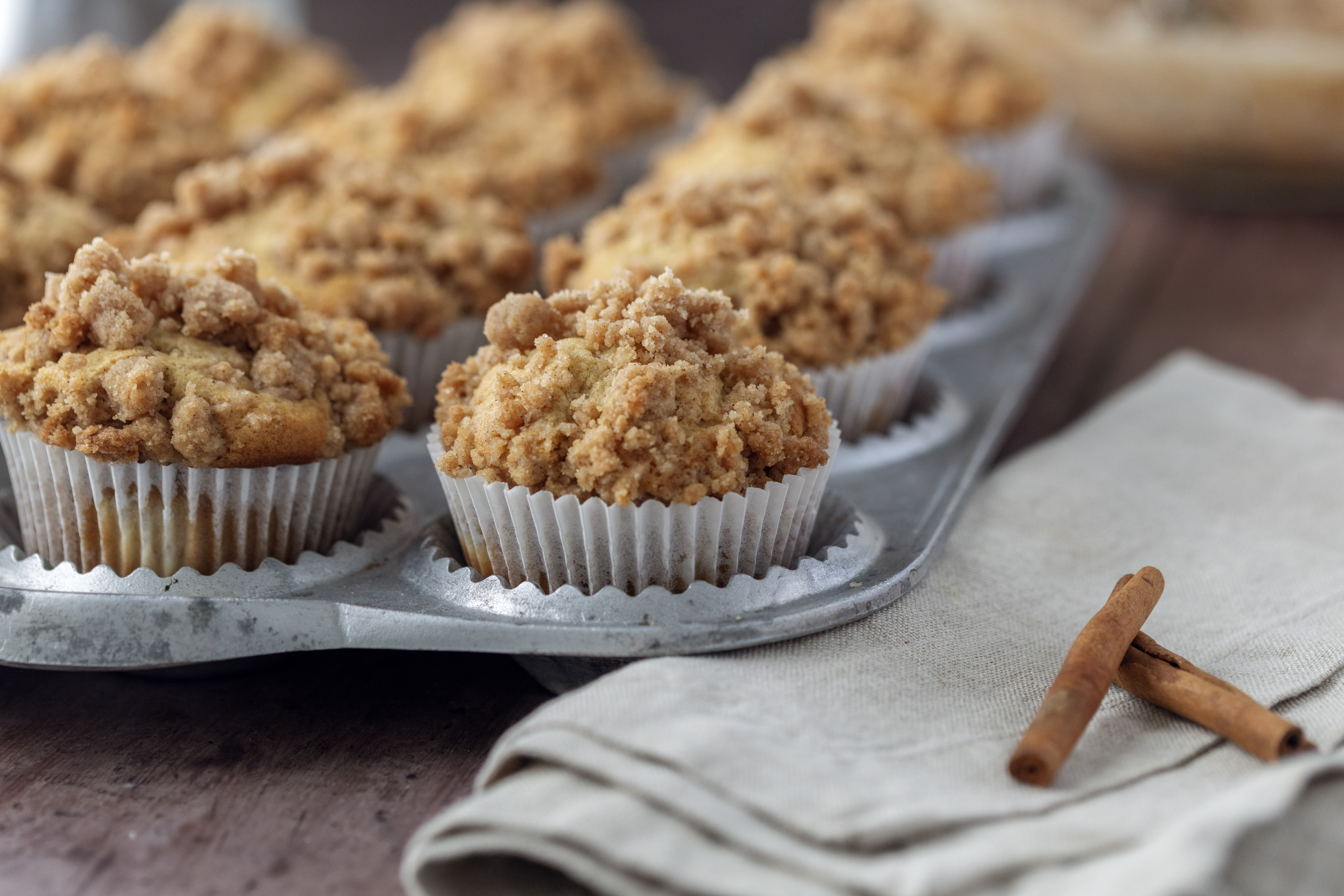 Peach Muffins with Crumb Topping