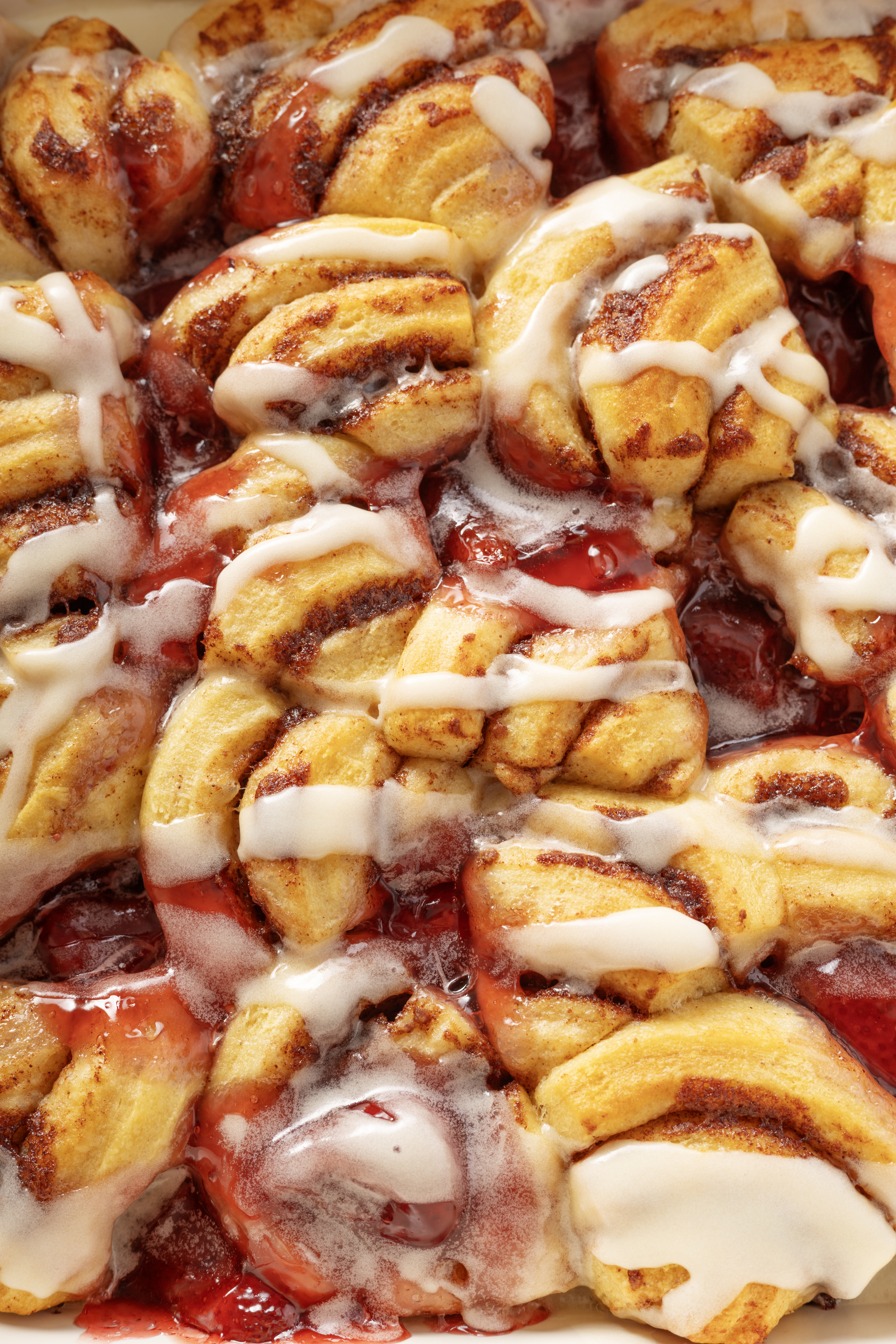 Strawberry Cinnamon Roll Bake