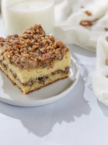 Easy Pecan Breakfast Coffee Cake