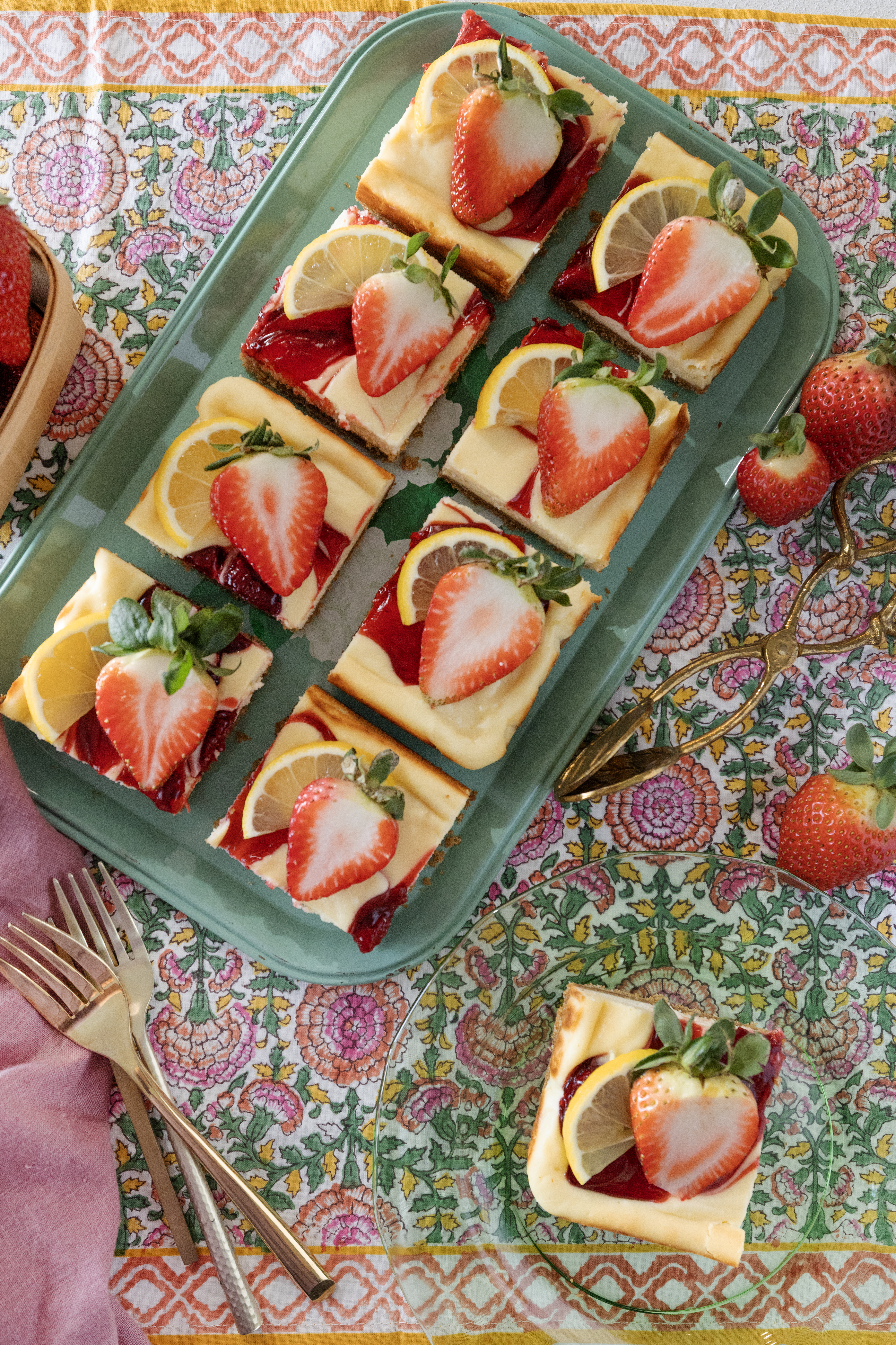 Strawberry Lemonade Cheesecake Bars