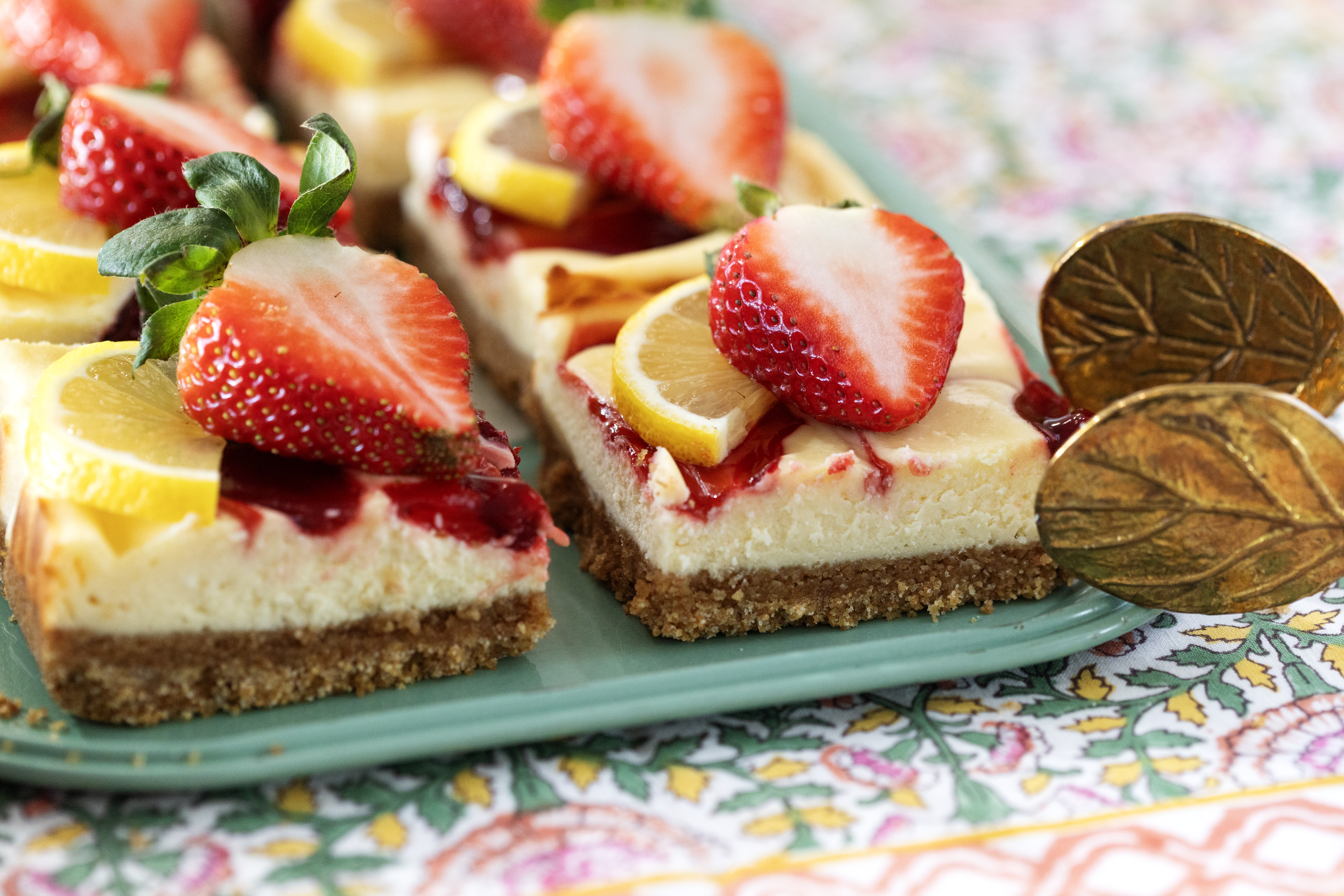 Strawberry Lemonade Cheesecake Bars