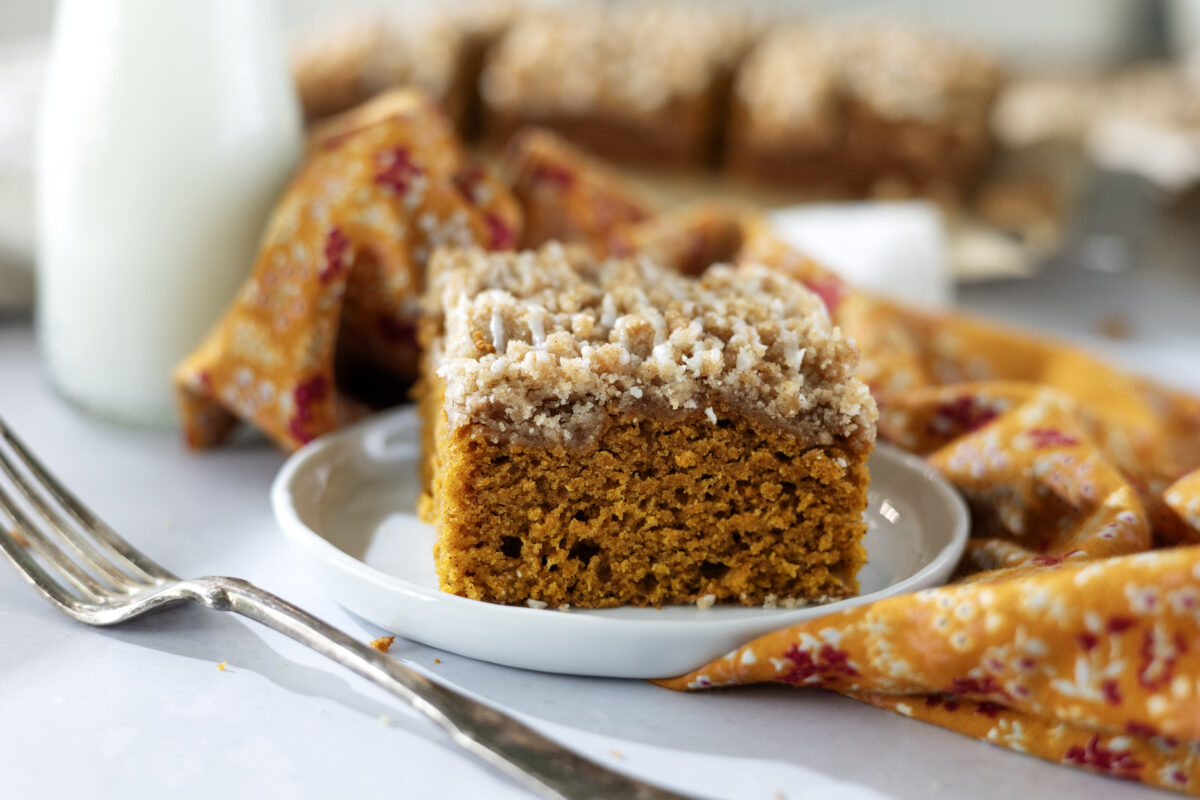 Easy Pumpkin Coffee Cake
