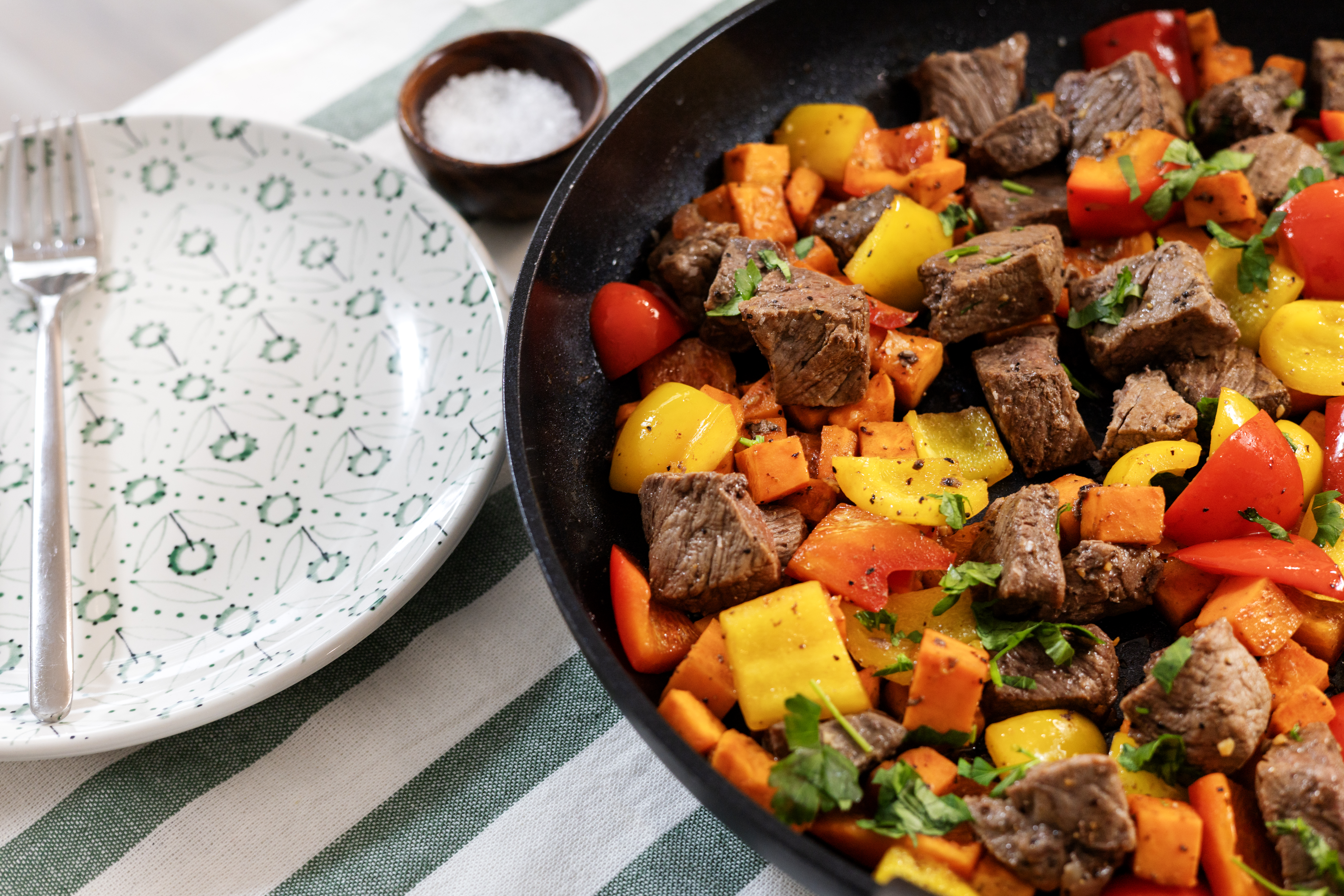Healthy Steak Bites with Sweet Potatoes and Bell Peppers