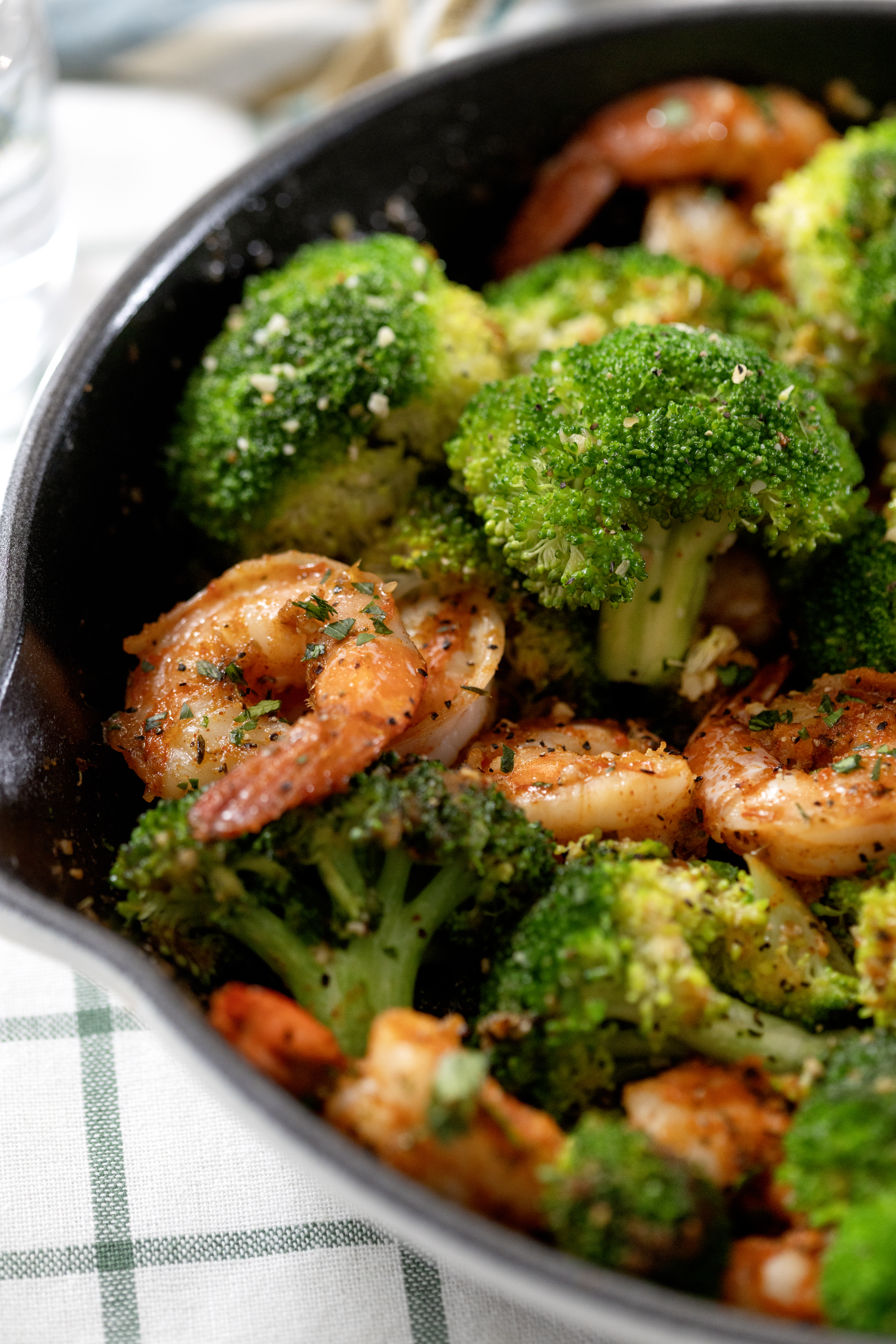 Healthy Shrimp and broccoli skillet
