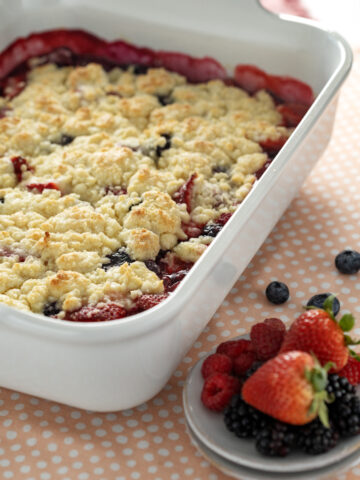 The Best Berry Cobbler