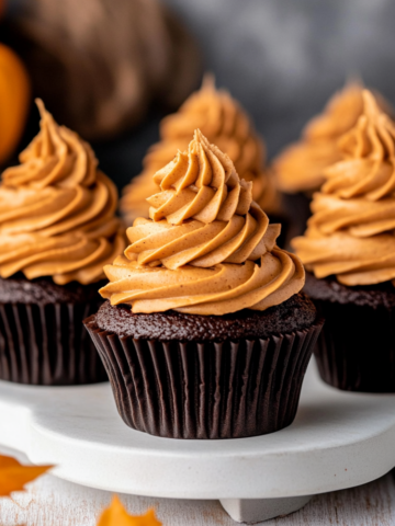 Chocolate Cupcakes with Pumpkin Cheesecake Frosting