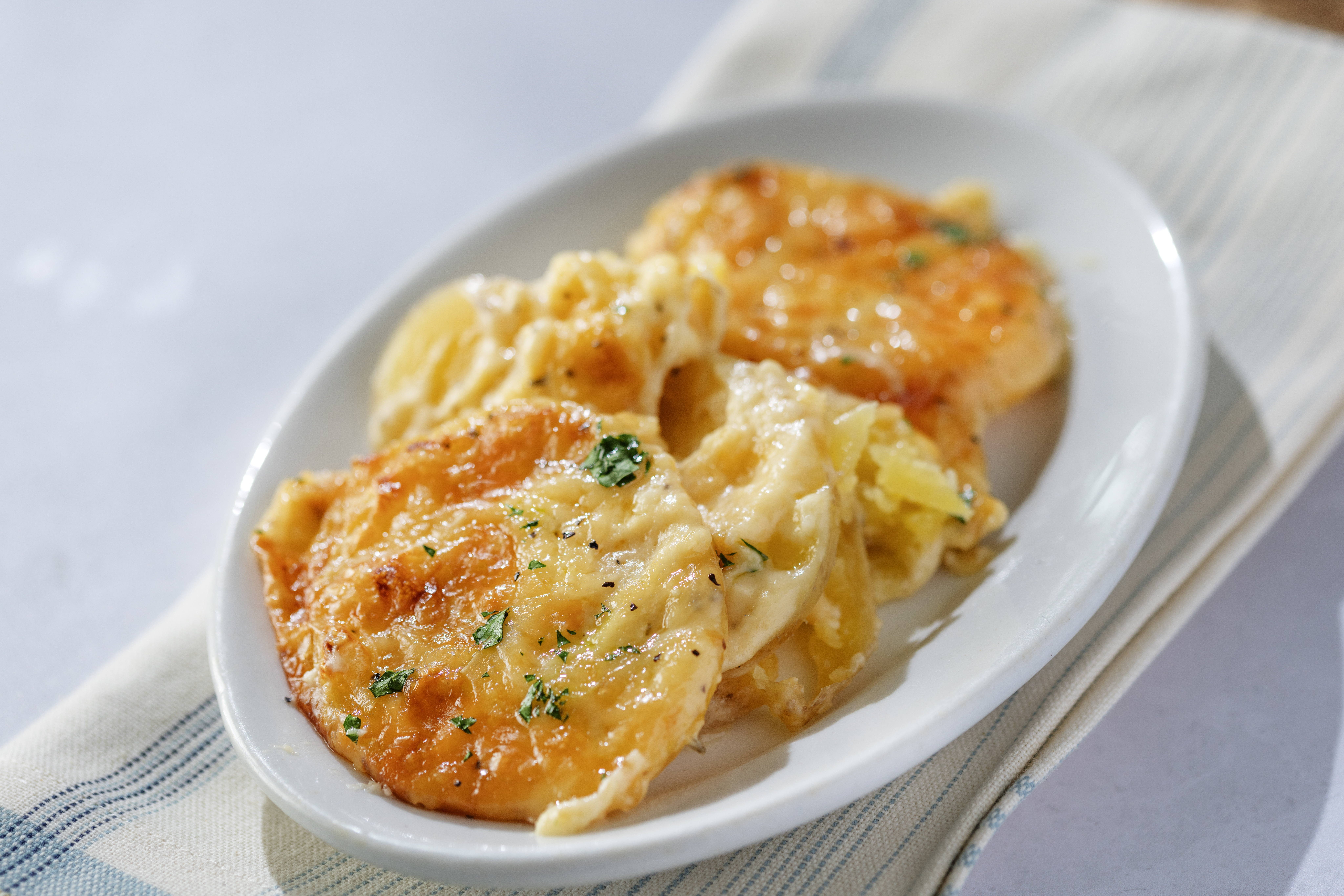 Cheesy Au Gratin Potatoes 