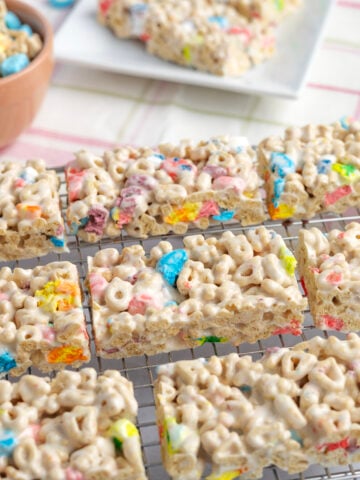 Easy Lucky Charms Cereal Bars
