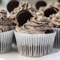 Easy Oreo Cookie Cupcakes