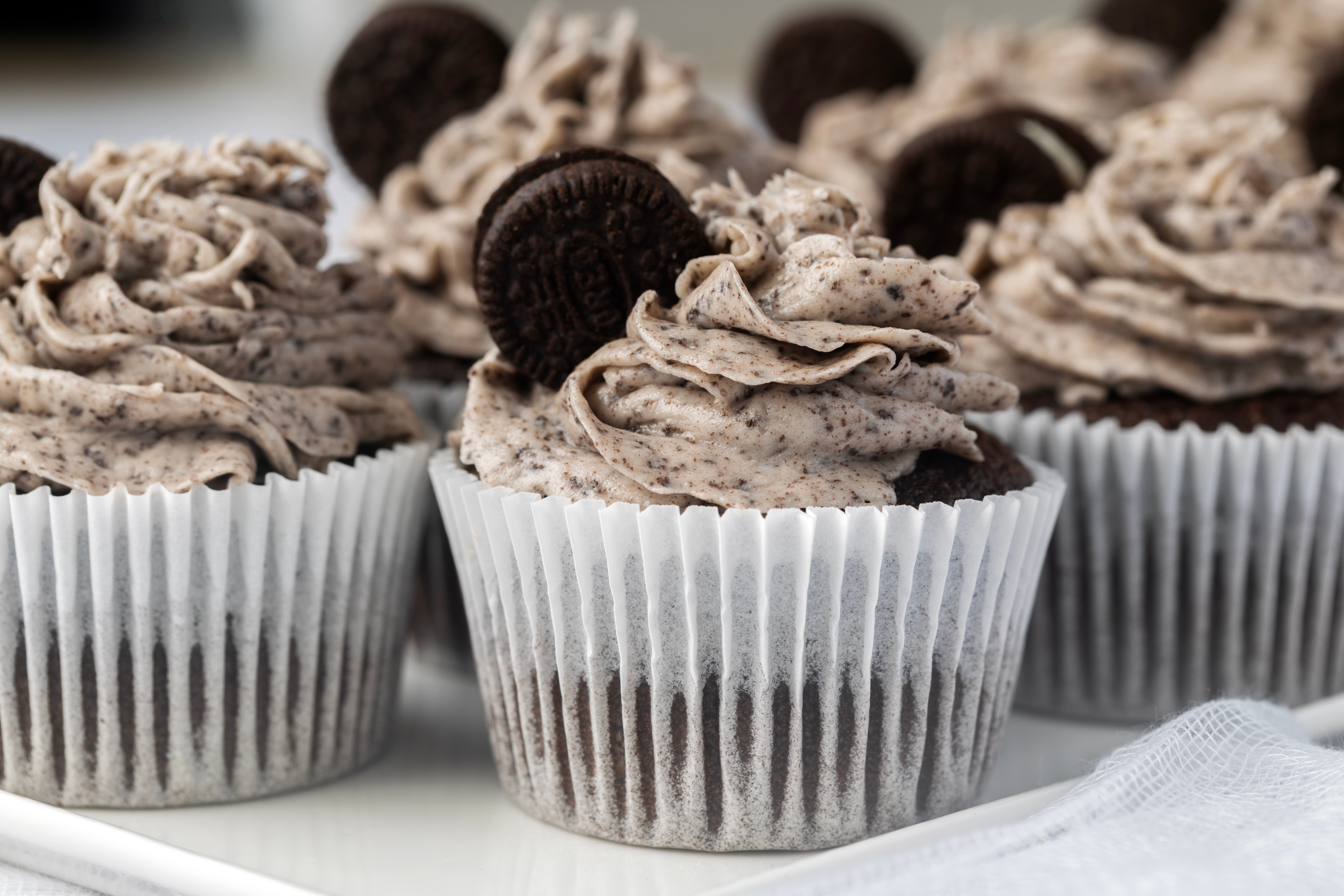 Easy Oreo Cookie Cupcakes