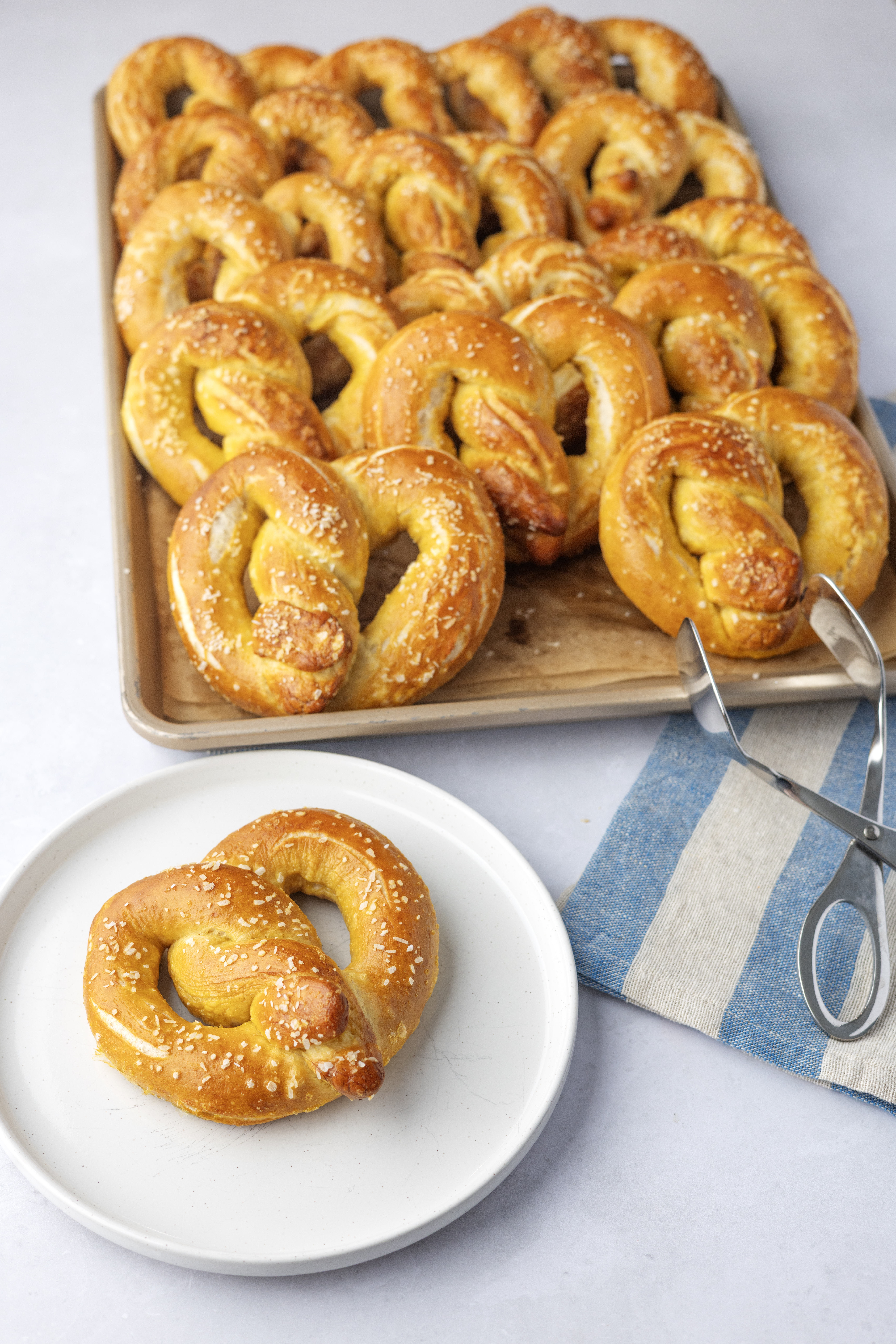 Easy Homemade Soft Pretzels
