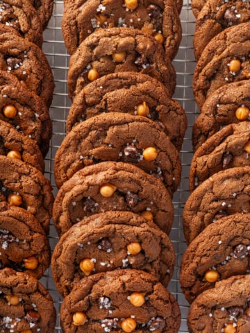 Easy Chocolate Salted Caramel Cookies