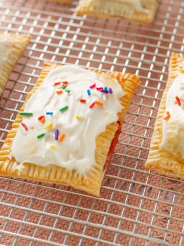 Homemade Strawberry Pop-Tarts